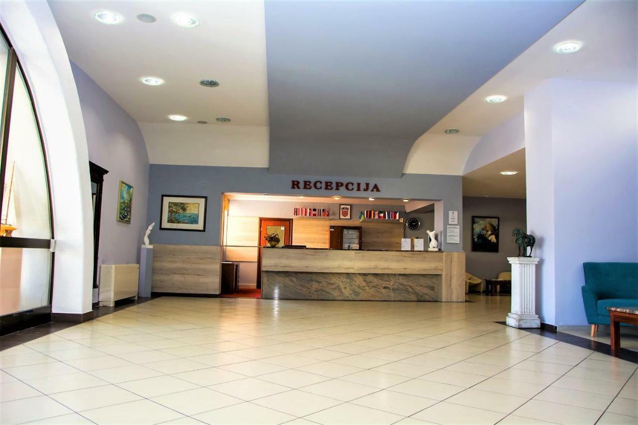 Hotel Selce Exterior photo