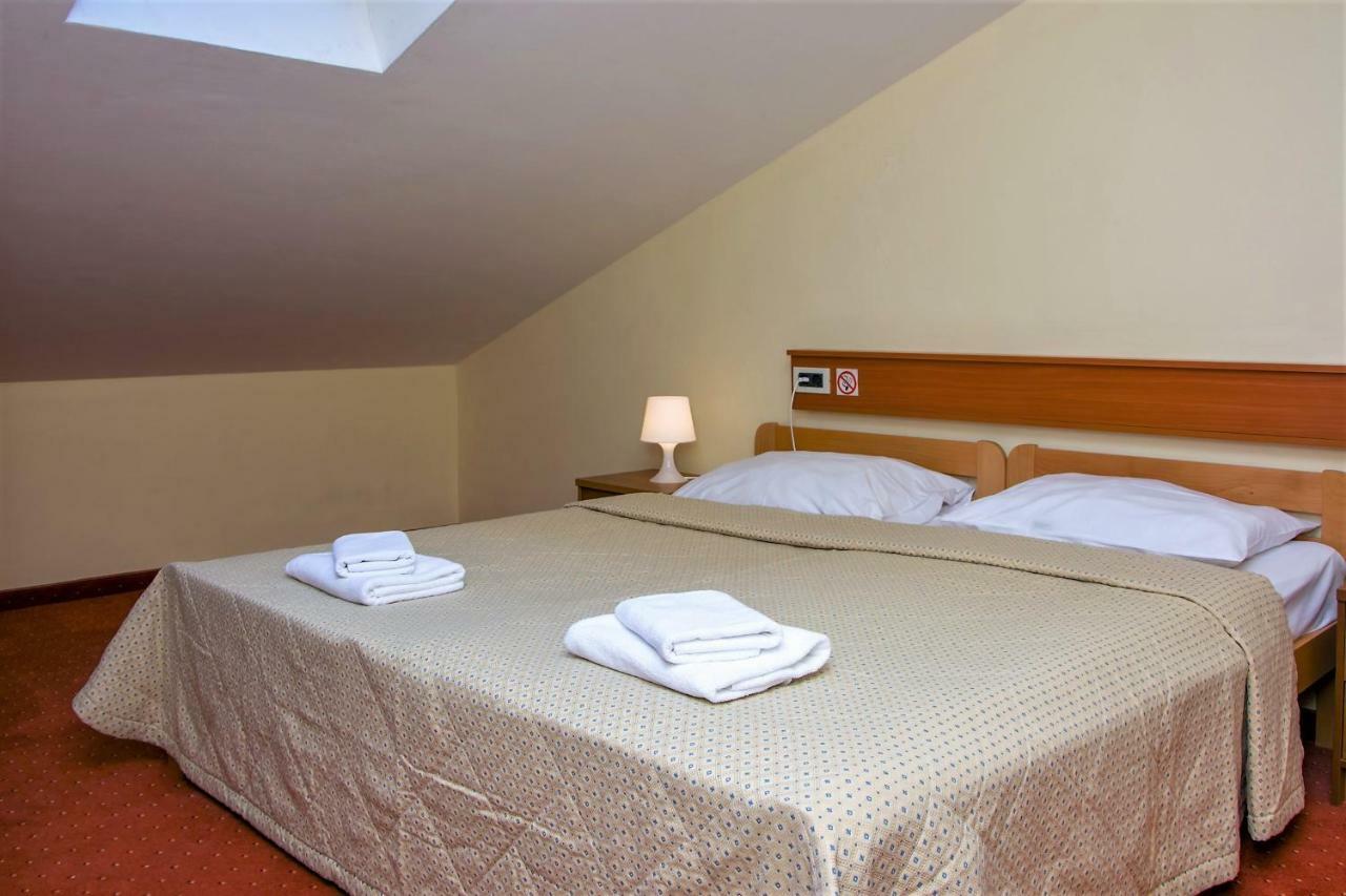 Hotel Selce Exterior photo